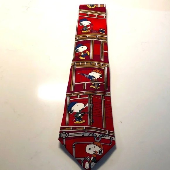 Peanuts Red Snoopy Necktie - Picture 1 of 5